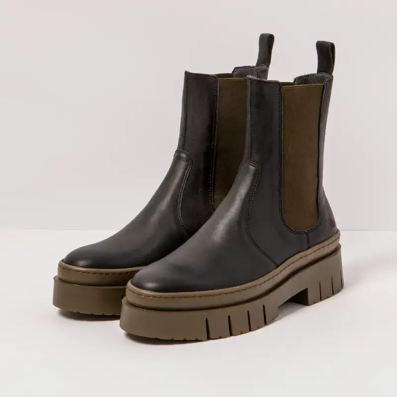 THE-ART-COMPANY-1954-BLACK-BRONZE-FEMME-AMBERES-BOTTINES