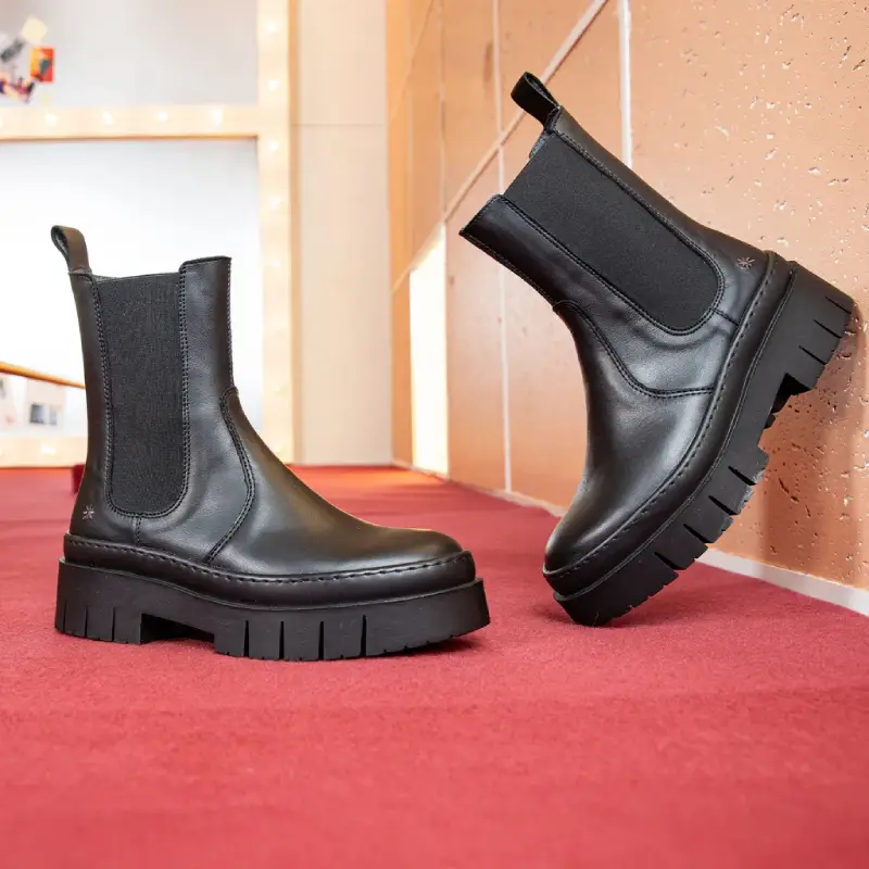 THE-ART-COMPANY-1954-BLACK-BRONZE-FEMME-AMBERES-BOTTINES